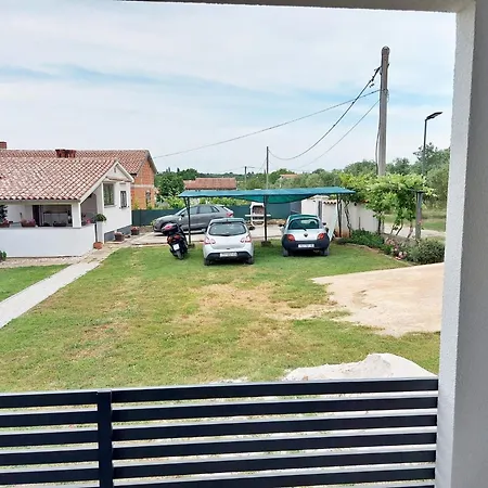 Dom wakacyjny Modern Family House Lucia With Big Garden