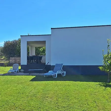 Hébergement de vacances Modern Family House Lucia With Big Garden