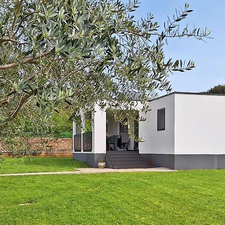 Modern Family House Lucia With Big Garden * Pula