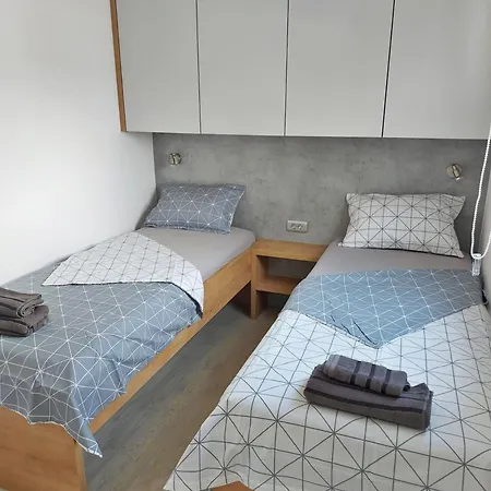 Modern Family House Lucia With Big Garden Casa vacanze *