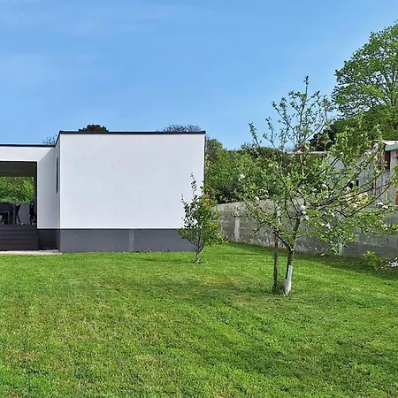Modern Family House Lucia With Big Garden *