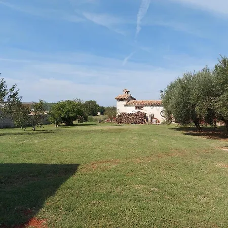 Hébergement de vacances Modern Family House Lucia With Big Garden *